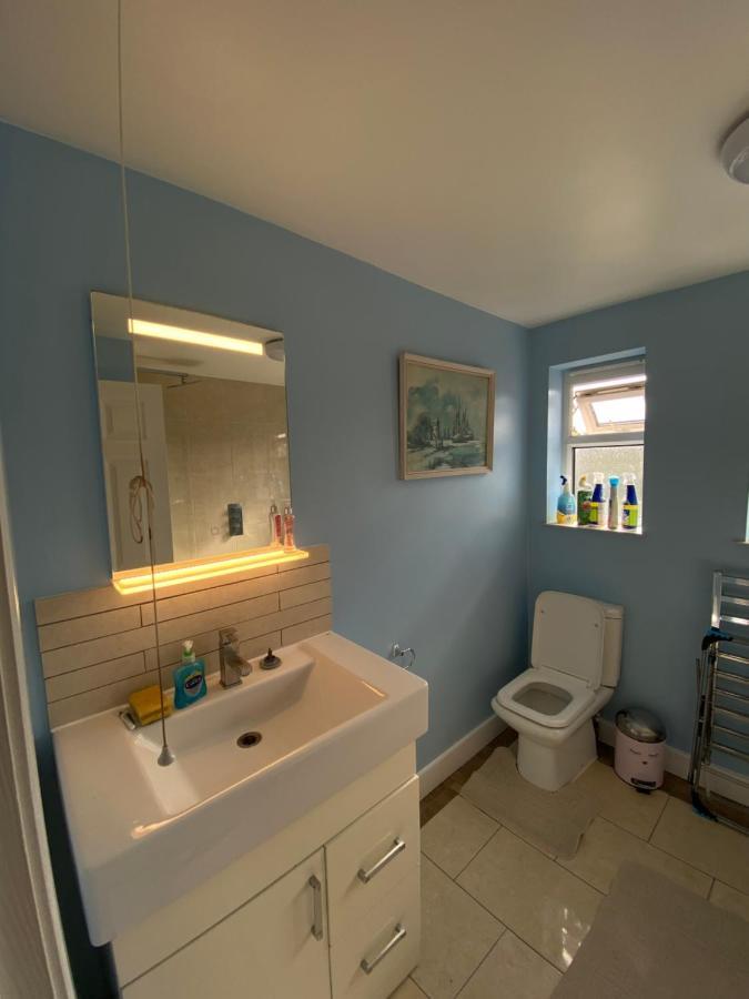 19 Shrewsbury Walk Apartment Isleworth Exterior photo